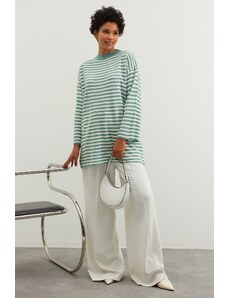 Trendyol mátový pruhovaný pletený svetr