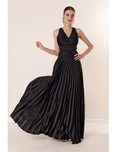 By Saygı Lemované skládané dlouhé saténové šaty s nízkým výstřihem v pase a zadní části černé
