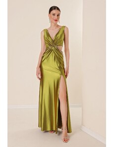 By Saygı Dvouřadý límec lemovaný pasem nízký výstřih řetízek detailní dlouhé saténové šaty pistáciově zelená