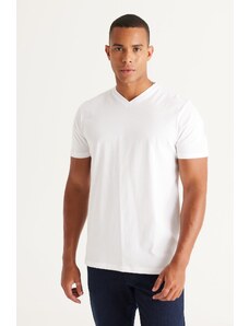 AC&Co / Altınyıldız Classics Pánské bílé tričko s krátkým rukávem ze 100% bavlny Slim Fit Slim Fit V-neck.