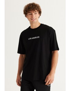 AC&Co / Altınyıldız Classics Pánské černé dlouhý střih 100% bavlna oválný střih posádkový výstřih Los Angeles tištěné tričko s krátkým rukávem.