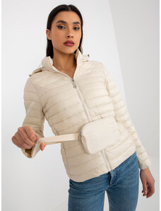 Fashionhunters Světle béžová přechodná prošívaná bunda s kapucí a sáčkem