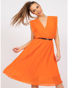 Fashionhunters Oranžové midi šaty s psaníčkovým Marine výstřihem