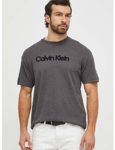 Bavlněné tričko Calvin Klein šedá barva, s aplikací, K10K112727