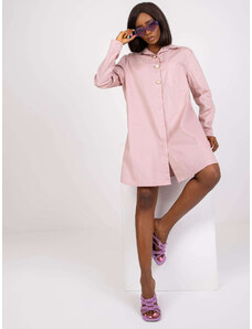 Fashionhunters Zaprášená růžová dámská košile s ozdobnými knoflíky Noelle