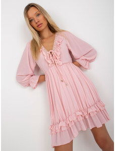 Fashionhunters Světle růžové boho šaty s volánem Winona OCH BELLA
