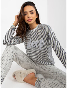 Fashionhunters Šedé dvoudílné pyžamo s nášivkami