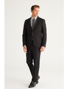 ALTINYILDIZ CLASSICS Men's Black Extra Slim Fit Slim Fit Dovetail Collar Suit.