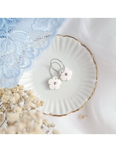 Mairi Freya - náušnice bílé květy s kamínky