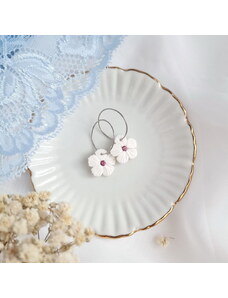 Mairi Freya - náušnice bílé květy s kamínky