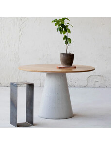 MADU Jídelní stůl masiv dub kruh D120cm, podnoží šedý beton