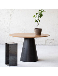 MADU Jídelní stůl masiv dub kruh D120cm, podnoží černý beton