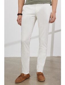 AC&Co / Altınyıldız Classics Men's White Slim Fit Slim Fit Flexible Chino Pants with Side Pockets.