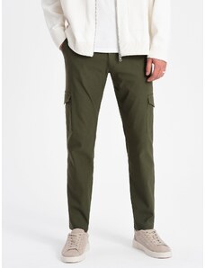 Ombre Clothing Pánské kalhoty REGULAR z tkaniny s nákladními kapsami - tmavě olivově zelené V1 OM-PACG-0178