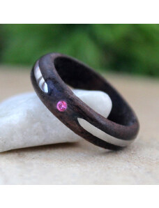 Woodlife Ořechový prsten s ocelí a swarovski krystalem