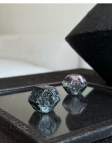 Gaia Crystal Polodrahokam granát surový Pákistán 39g
