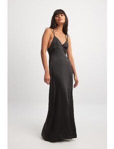 Rianne Meijer x NA-KD Deep Back Satin Dress