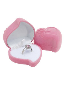 Sametová růžová krabička na prsten ve tvaru srdíčka