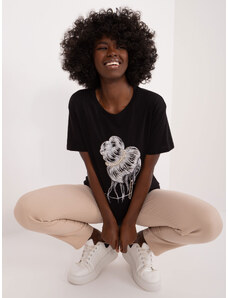 Fashionhunters Černé bavlněné tričko s aplikacemi