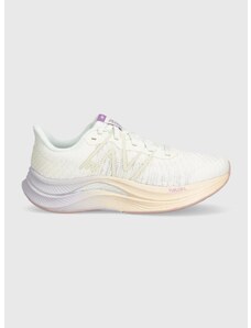 Běžecké boty New Balance WFCPRWV4 fialová barva