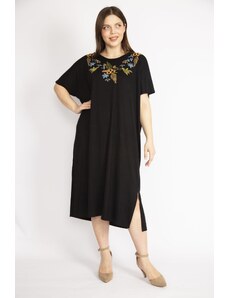 Şans Women's Plus Size Black Embroidery Detail Side Slit Low Sleeve Dress