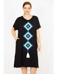 Şans Women's Black Plus Size Embroidery Detailed Dress with Side Pockets