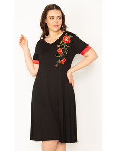 Şans Women's Plus Size Black Embroidery Detailed Sleeve Cuff Satin V-Neck Dress