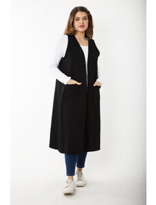 Şans Women's Plus Size Black Cachet Fabric Long Sleeveless Cape With Pocket