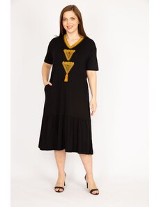Şans Women's Black Plus Size Embroidery Detailed V Neck Side Pocket Dress