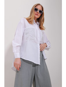 Trend Alaçatı Stili Women's White Double Pocket Trog Embroidered Terrycoton Oversize Shirt