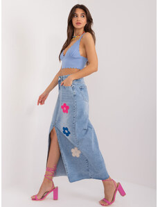Fashionhunters Modrá midi džínová sukně s květinami