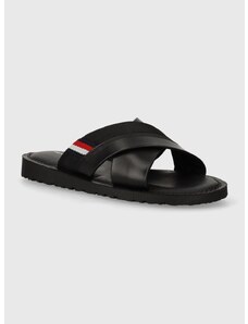 Kožené pantofle Tommy Hilfiger CORE LTH CRISS C SANDAL pánské, černá barva, FM0FM05010