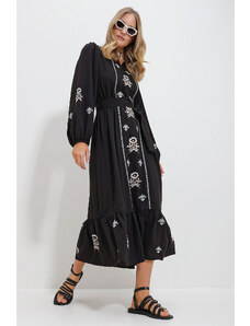 Trend Alaçatı Stili Women's Black Slit Neck Belted Embroidered Inner Lined Maxi Length Dress