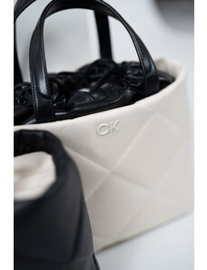 Calvin Klein Quilted kabelka - krémová