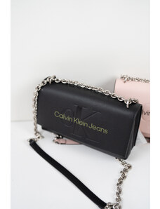 Calvin Klein Sculpted crossbody kabelka - černá