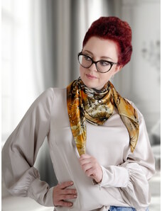 Monika Nowak Hedvábný šátek 90x90cm Křehká síla, 100% saténové morušové hedvábí 16 mómí, oboustranný digitální tisk, ručně šité okraje
