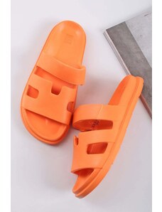 Mulanka Oranžové pryžové pantofle Babs