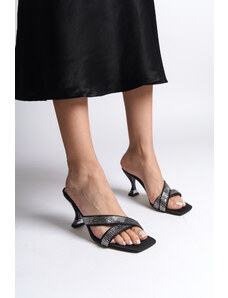 Capone Outfitters Women's Medium Heel Flat Toe Stony Slippers
