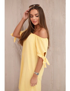 K-Fashion Šaty s delším zadním dílem a zavazováním na rukávech žlutý