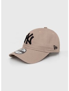 Bavlněná baseballová čepice New Era NEW YORK YANKEES béžová barva, s aplikací