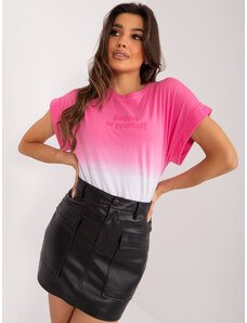 Fashionhunters Růžové dámské tričko s nápisem