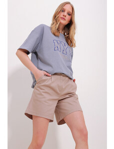 Trend Alaçatı Stili Women's Gray Crew Neck Two Thread Embroidered Oversize Unisex T-Shirt