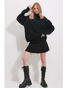 Trend Alaçatı Stili Women's Black Turtleneck Sweater And Pleated Skirt Set