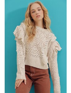 Trend Alaçatı Stili Women's Light Beige Crew Neck Hole Openwork Frill Detailed Knitwear Sweater