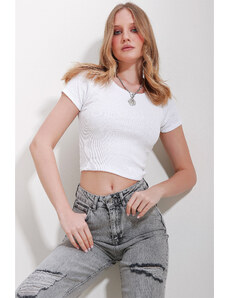 Trend Alaçatı Stili Women's White Crew Neck Crop Knitted Blouse