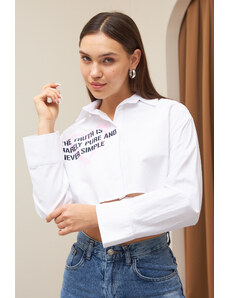 Laluvia White Heart-Motto Printed Crop Shirt