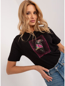 Fashionhunters Černé bavlněné tričko s barevnou aplikací