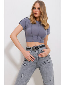 Trend Alaçatı Stili Women's Gray Crew Neck Front Stitched Crop Sandy Blouse