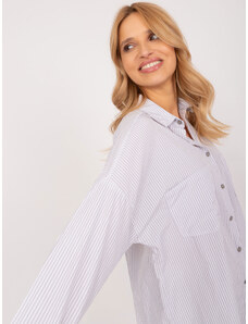 Fashionhunters Světle šedá dlouhá košile na knoflíky s pruhy