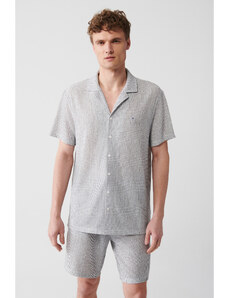 Avva Men's White Cuban Collar Knitted Jacquard Easy-Iron Short Sleeve Standard Fit Regular Cut Shirt